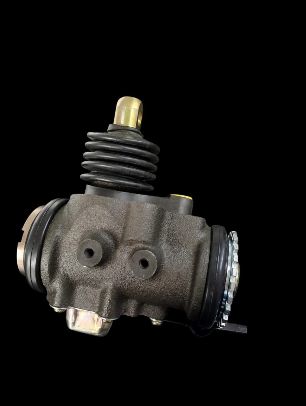 NISSAN UD 80 - 100 HANDBRAKE WHEEL CYLINDER (RH)