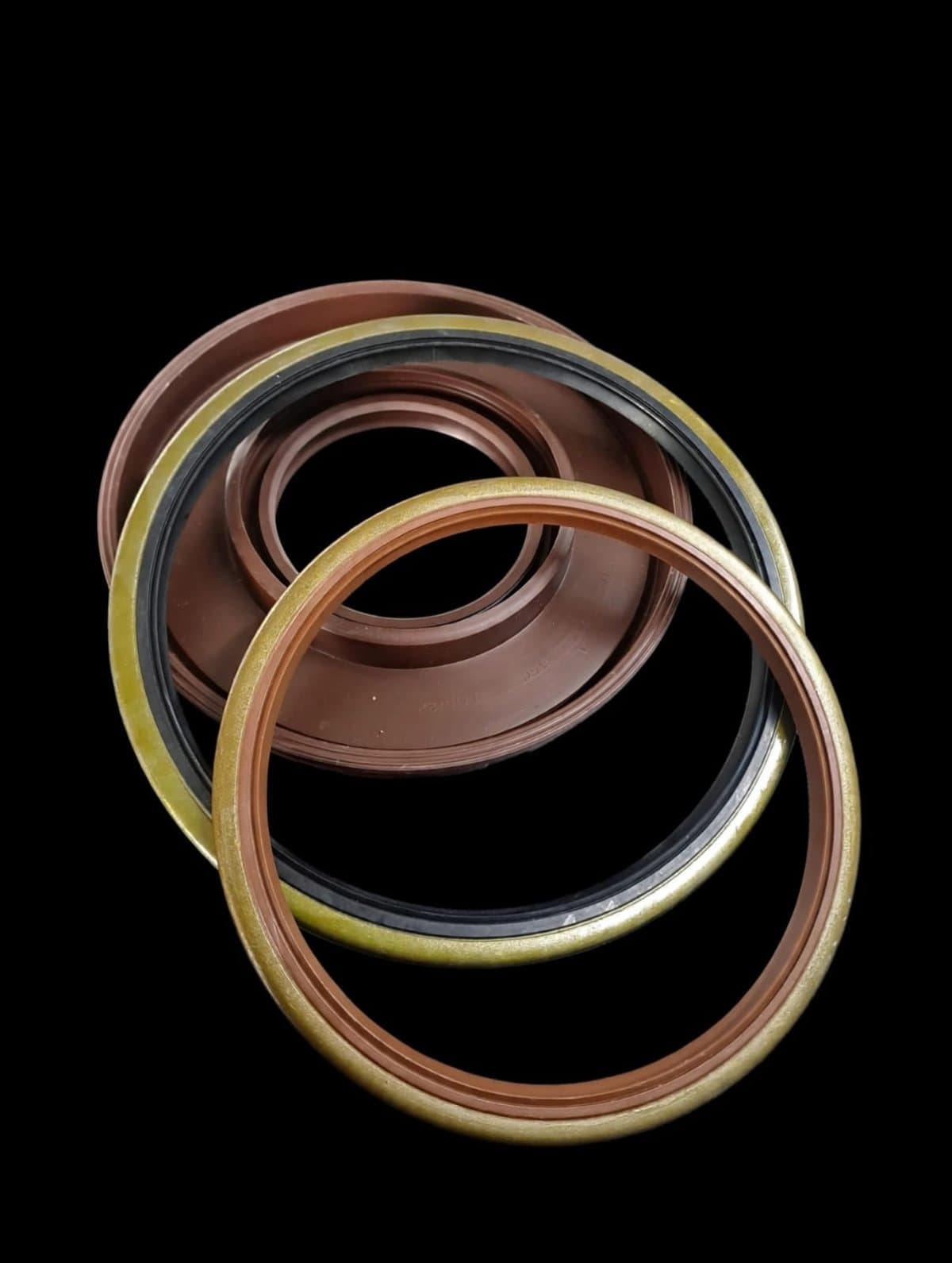 NISSAN UD 80 - 100 HUB SEAL KIT